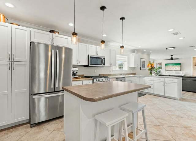 Property at 141 NE Staff Dr, Fort Walton Beach, FL 32548, 4 beds, 2 baths