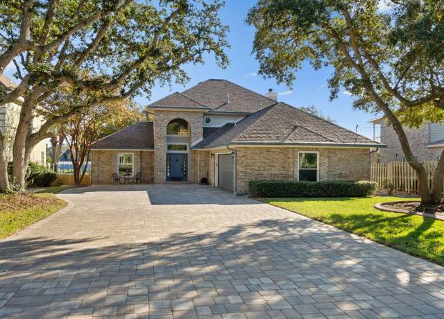 Property at 59 Lakeshore Dr, Shalimar, FL 32579, 4 beds, 2.5 baths