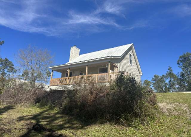 Property at 324 Pleasant Rest Rd, Wewahitchka, FL 32465, 1 bed, 1 bath