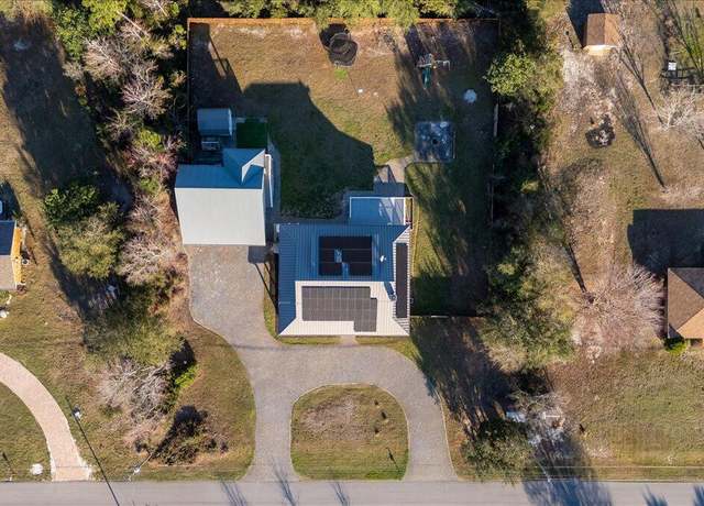 Property at 2160 Fox Den Dr, Navarre, FL 32566, 3 beds, 2.5 baths