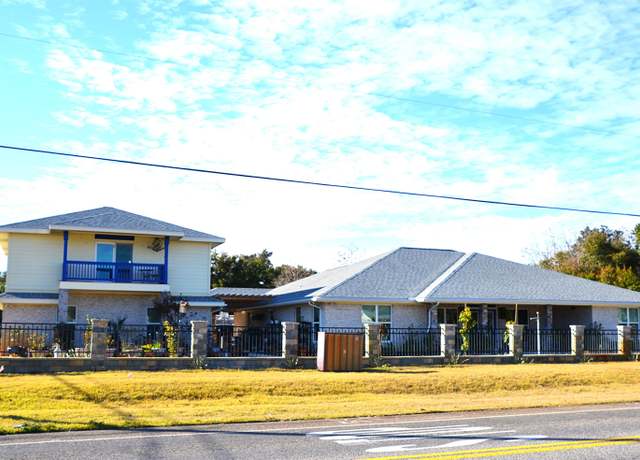 Property at 501 Benning Dr, Destin, FL 32541, 3 beds, 4 baths