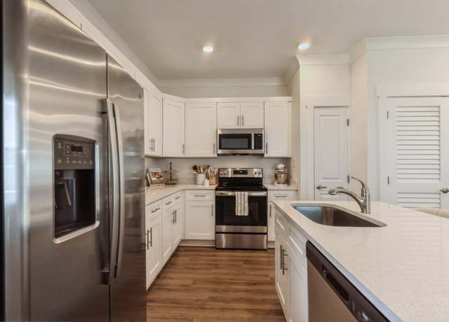 Property at 128 Date Palm Ln, Freeport, FL 32439, 3 beds, 2.5 baths