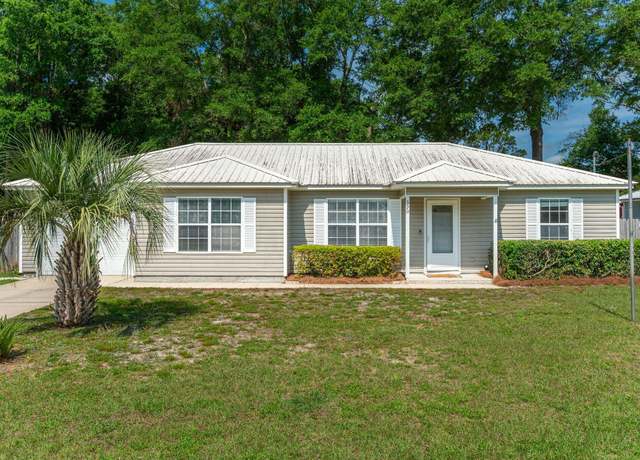 Property at 390 Brackin St, Crestview, FL 32539, 3 beds, 2 baths