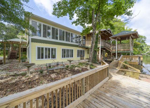 Property at 7930 Bunker Rd, Vernon, FL 32462, 3 beds, 2 baths