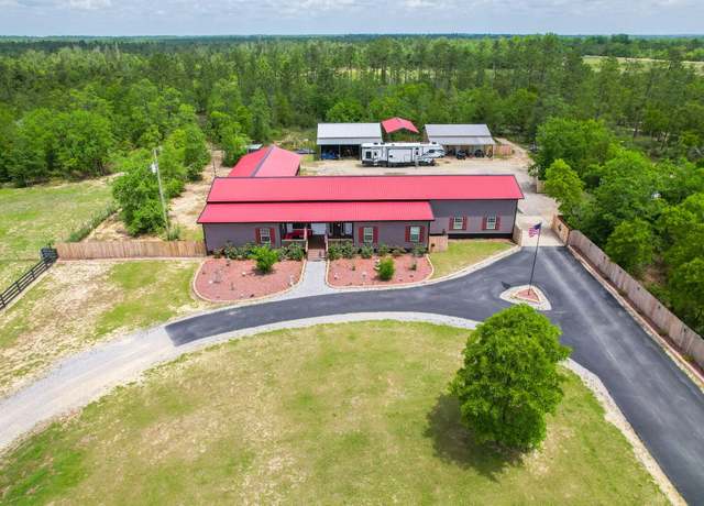 Property at 2612 NW County Rd 274, Fountain, FL 32438, 4 beds, 3.5 baths