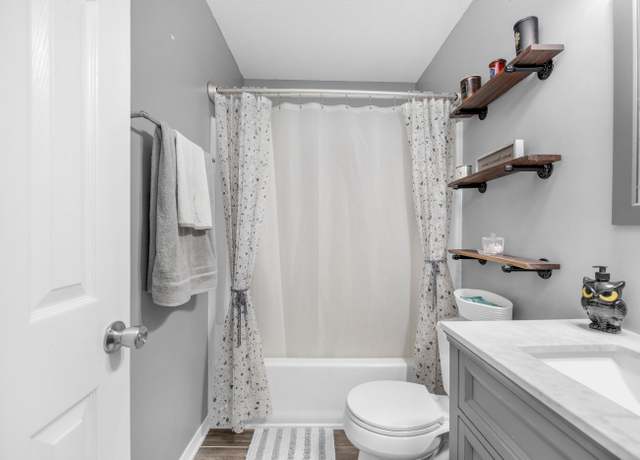 Property at 1775 Village Pkwy, Gulf Breeze, FL 32563, 3 beds, 2 baths