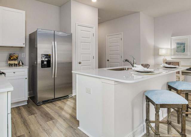 Property at 2515 Cliff Hollow Cir, Gulf Breeze, FL 32563, 3 beds, 2.5 baths