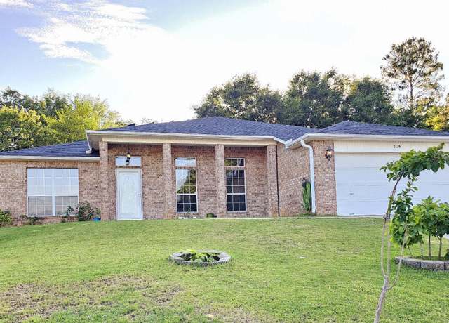 Property at 219 Trish Dr, Crestview, FL 32536, 4 beds, 3 baths