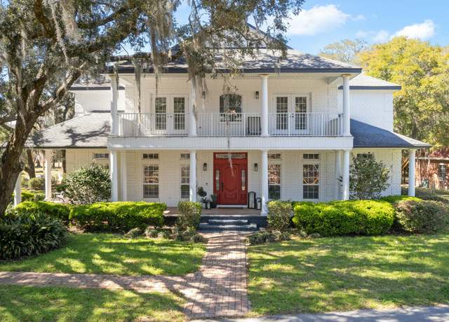 Property at 111 Troy Cir, Fort Walton Beach, FL 32547, 6 beds, 4.5 baths