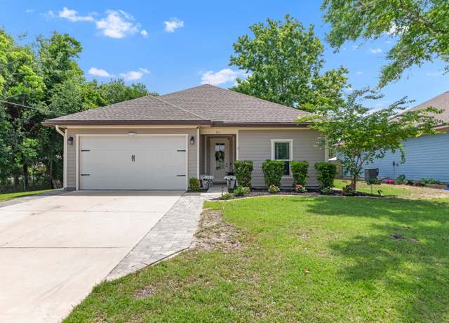 Property at 101 Owen St, Niceville, FL 32578, 3 beds, 2 baths