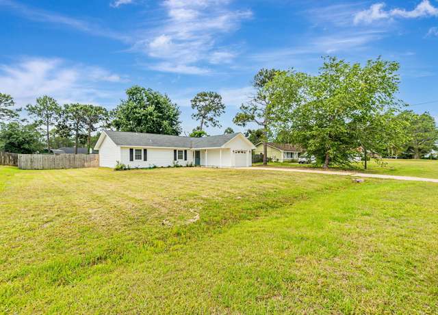Property at 6827 Liberty St, Navarre, FL 32566, 3 beds, 2 baths