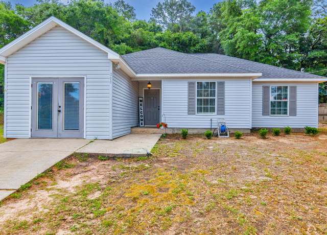 Property at 308 Lakeview Dr, Crestview, FL 32536, 3 beds, 2 baths