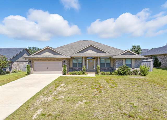 Property at 2004 Broad St, Crestview, FL 32536, 4 beds, 2 baths