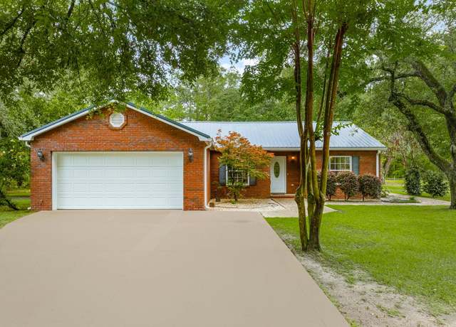 Property at 107 Rodney Dr, Freeport, FL 32439, 3 beds, 2 baths