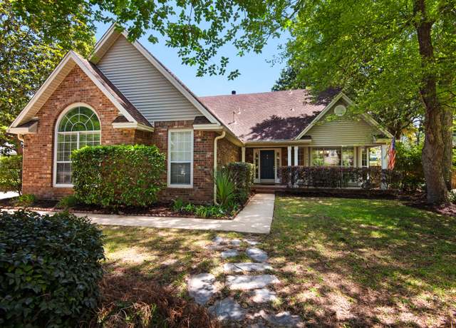 Property at 4542 Nancy Ward Ln, Niceville, FL 32578, 5 beds, 2.5 baths