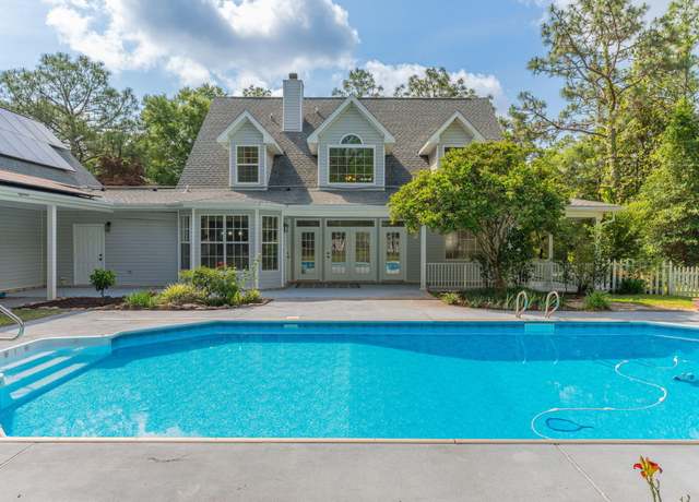 Property at 109 Creek Dr, Crestview, FL 32536, 4 beds, 4.5 baths