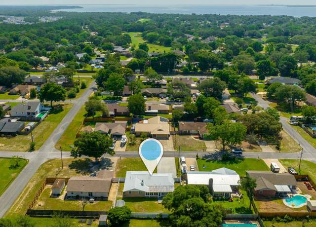 Property at 79 11Th St, Shalimar, FL 32579, 3 beds, 2 baths