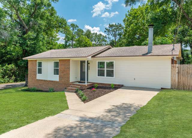Property at 1791 N Pearl St, Crestview, FL 32536, 4 beds, 2 baths