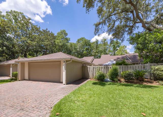 Property at 700 Bay Dr #1002, Niceville, FL 32578, 2 beds, 2 baths