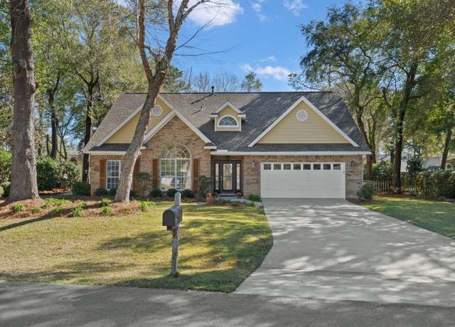 Property at 1805 Huntington Rd, Niceville, FL 32578, 4 beds, 3.5 baths