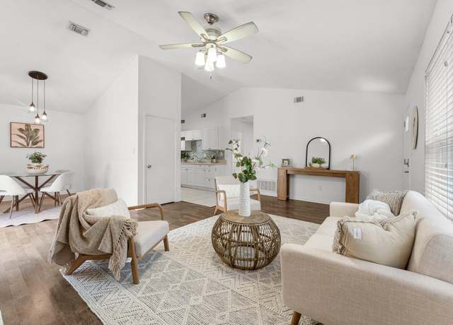 Property at 237 Indian Oaks Dr, Destin, FL 32541, 2 beds, 2 baths