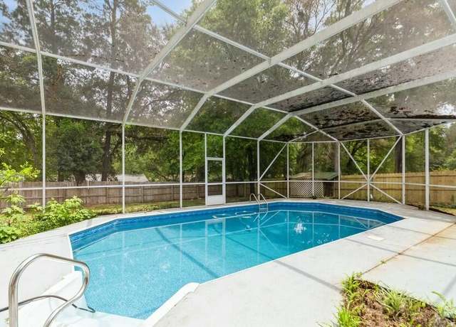 Property at 1101 A Palm Blvd, Niceville, FL 32578, 3 beds, 2 baths