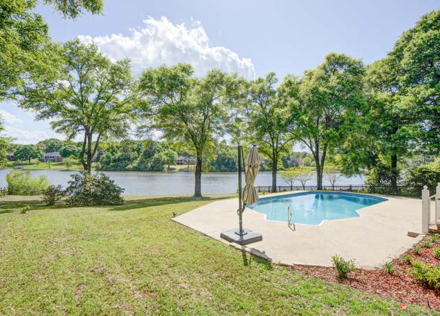 Property at 3060 Craig Ter, Crestview, FL 32539, 3 beds, 2 baths