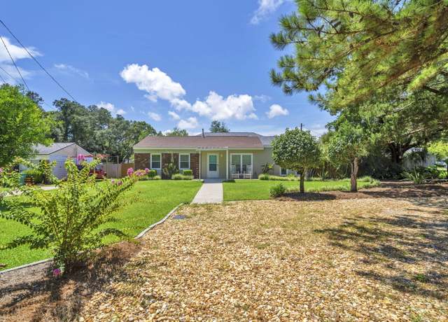 Property at 57 7th St, Shalimar, FL 32579, 3 beds, 2 baths
