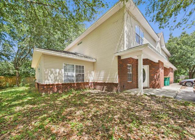 Property at 829 Fairview Dr #1, Fort Walton Beach, FL 32548, 3 beds, 2.5 baths