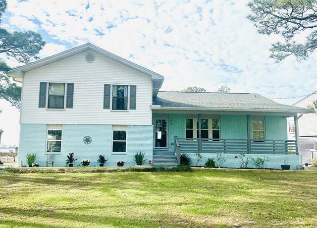 Property at 496 Parish Blvd, Mary Esther, FL 32569, 3 beds, 2.5 baths
