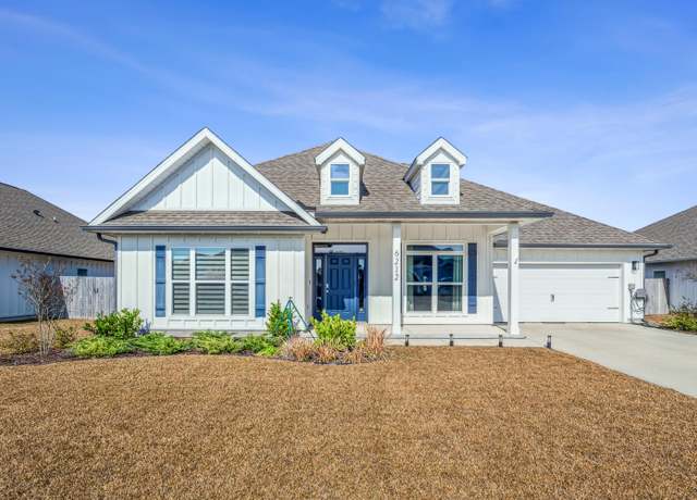 Property at 6212 Jenks Dr, Gulf Breeze, FL 32563, 5 beds, 3 baths