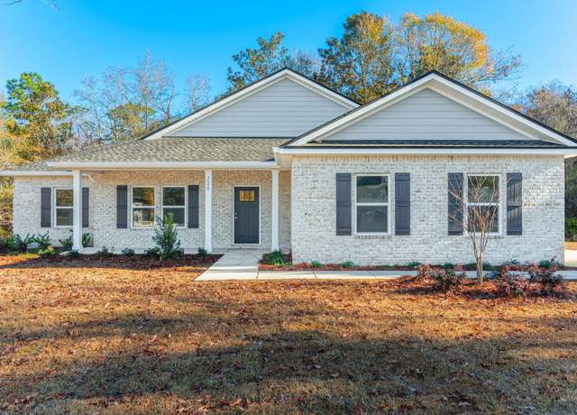 Property at 3099 Zach Ave, Crestview, FL 32536, 4 beds, 2 baths