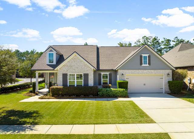 Property at 526 Meadow Lake Dr, Freeport, FL 32439, 4 beds, 2 baths