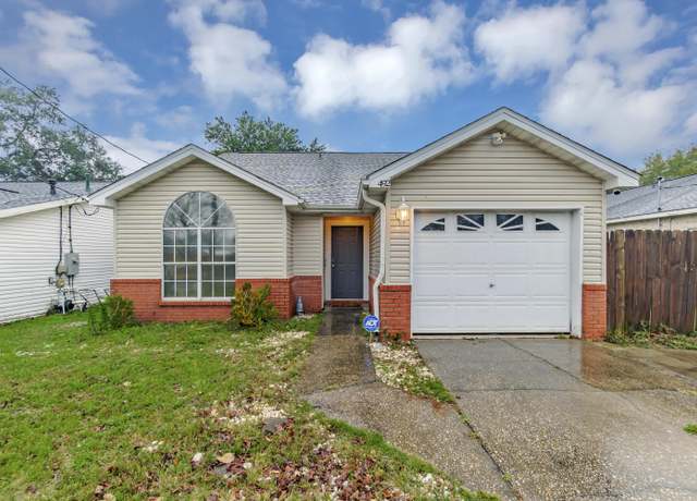 Property at 492 Cascabellas St, Mary Esther, FL 32569, 3 beds, 2 baths