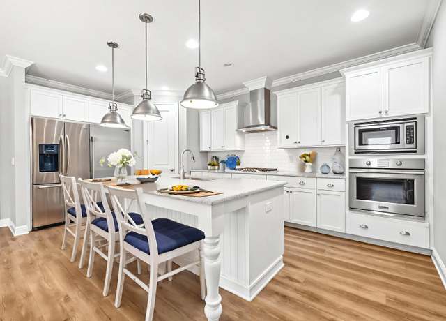 Property at 129 Meadow Lake Dr, Freeport, FL 32439, 3 beds, 2.5 baths