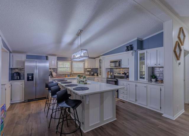 Property at 2422 Crescent Wood Rd, Navarre, FL 32566, 4 beds, 2 baths