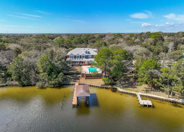 Property at 35 Poquito Rd, Shalimar, FL 32579, 6 beds, 7 baths