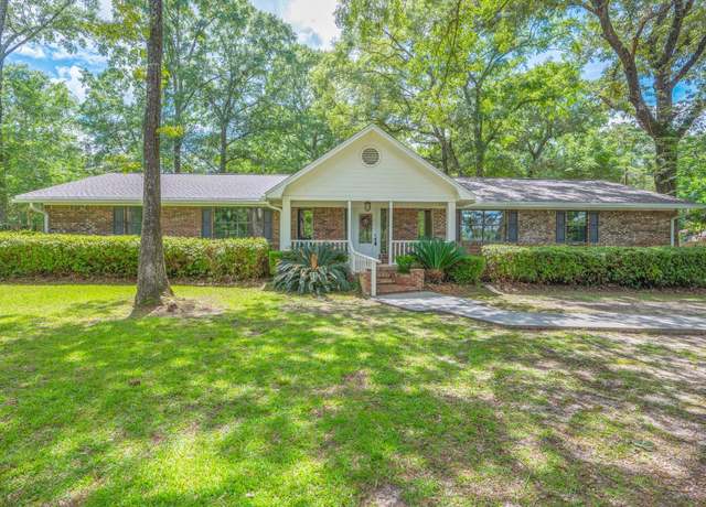 Property at 6060 Bud Moulton Rd, Crestview, FL 32536, 4 beds, 2.5 baths