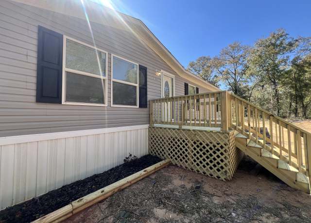 Property at 3390 Lakeshore Dr, Chipley, FL 32428, 4 beds, 2 baths