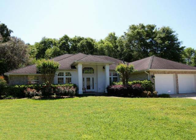 Property at 2195 Chase Dr, Niceville, FL 32578, 4 beds, 2.5 baths