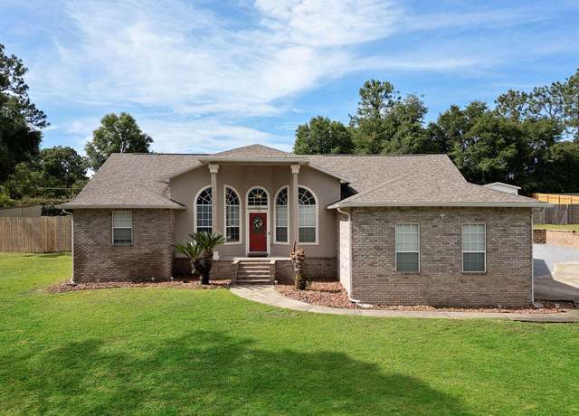 Property at 131 Wedgewood Ln, Crestview, FL 32536, 3 beds, 2 baths