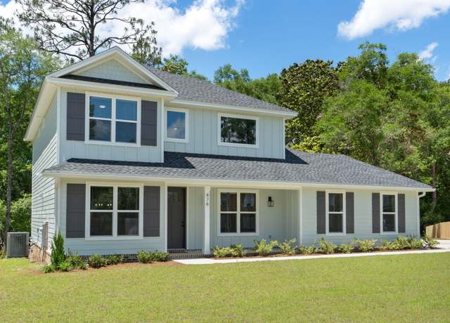 Property at 476 Johnson St, Valparaiso, FL 32580, 4 beds, 2.5 baths