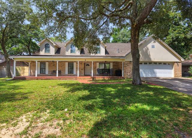 Property at 5 Shady Ln, Mary Esther, FL 32569, 5 beds, 3 baths