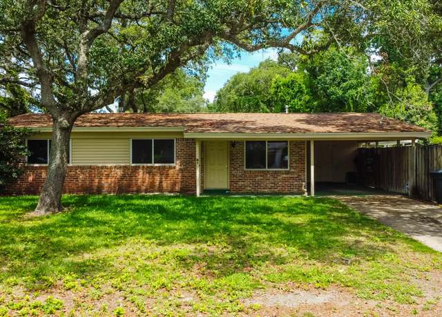 Property at 28 NW Carlton Ct, Fort Walton Beach, FL 32548, 3 beds, 2.5 baths