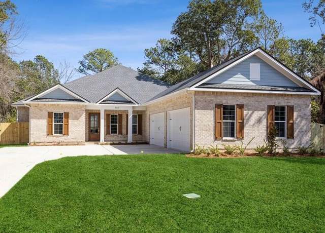 Property at 909 N St Andrews Cv, Niceville, FL 32578, 5 beds, 3 baths