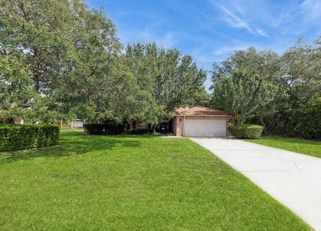 Property at 7060 Summit Dr, Navarre, FL 32566, 4 beds, 2 baths