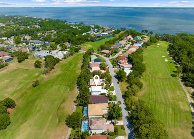 Property at 633 Emerald Bay Dr, Destin, FL 32541, 3 beds, 3 baths