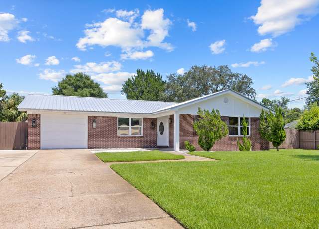 Property at 308 Spring Ln, Destin, FL 32541, 3 beds, 2 baths