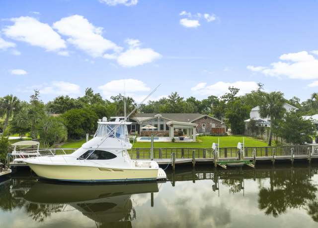 Property at 4511 Vista Ln, Lynn Haven, FL 32444, 3 beds, 2 baths