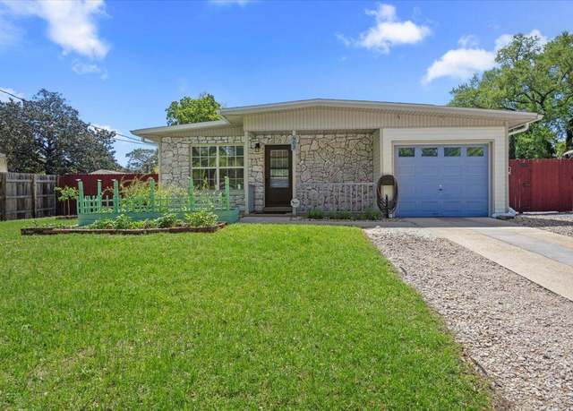 Property at 903 Clearview Ave, Pensacola, FL 32505, 3 beds, 2 baths